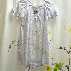 White summer top with ruffle sleeved